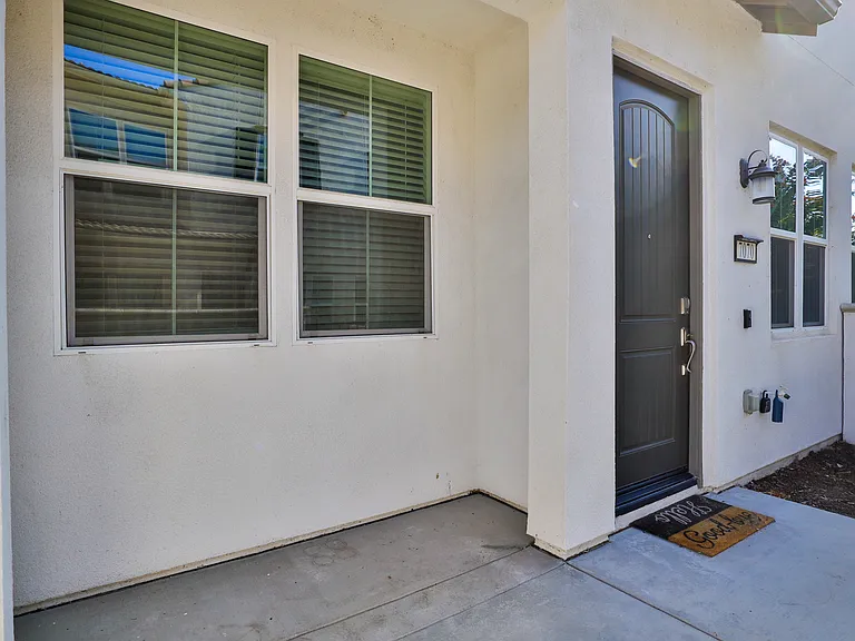 7070 Montecito Ln — Photo 43