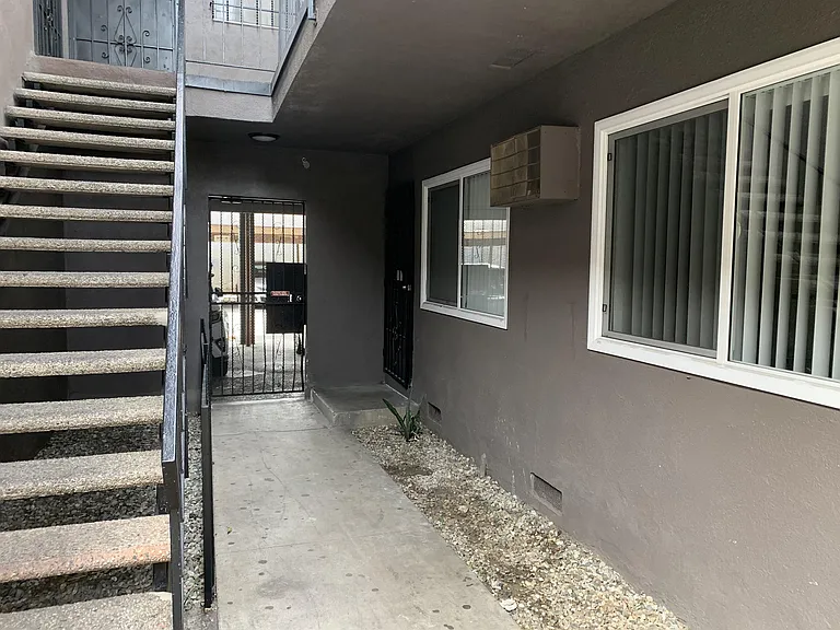 1327 S Saint Andrews Pl #3 — Photo 13