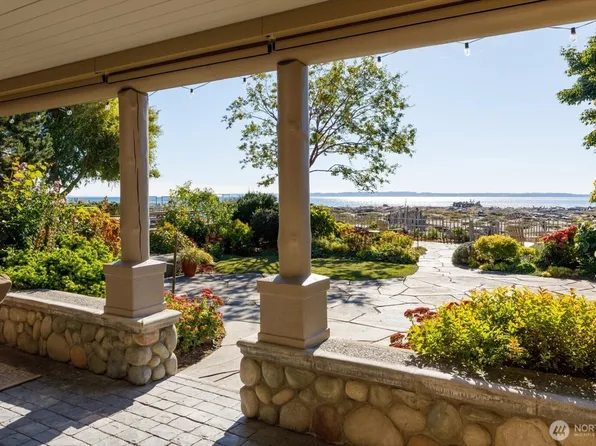 2398 Sunlight Beach Road, Clinton, WA 98236