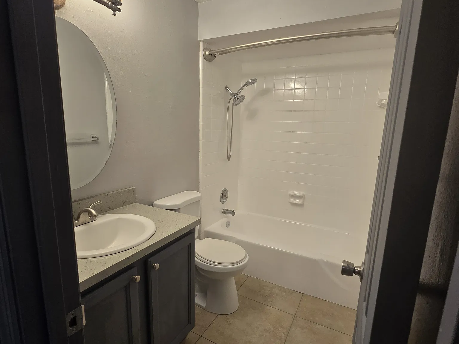 2 bed, 850 sqft, $1,300 — Photo 1
