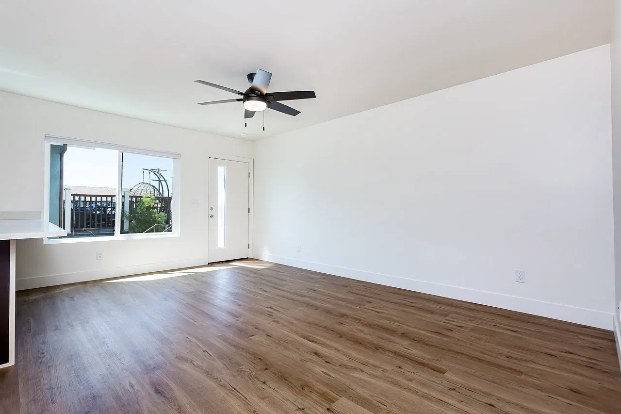 2 bed, 715 sqft, $3,195 — Photo 4