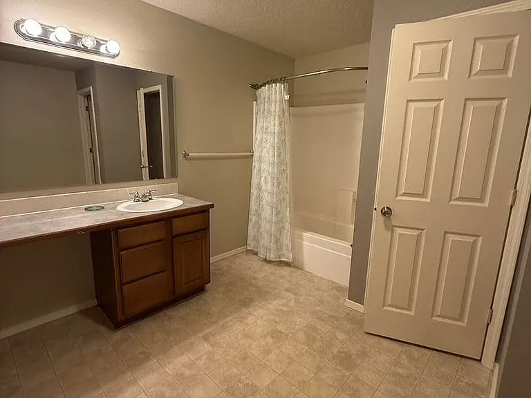 169 W Tehuti Ct — Photo 1