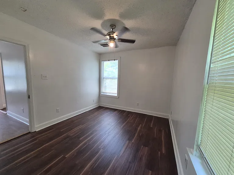 1074 Palmetto Ave #1074 — Photo 8