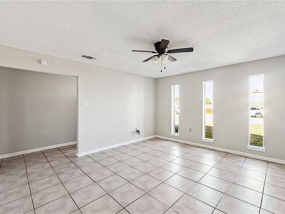 3rd image of 14936 Curran Rd