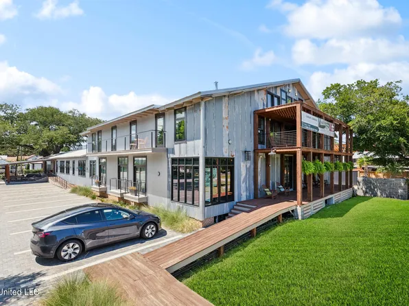 301 S Toulme St #108, Bay Saint Louis, MS 39520