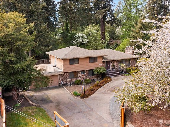 4th image of 10422 Interlaaken Drive SW