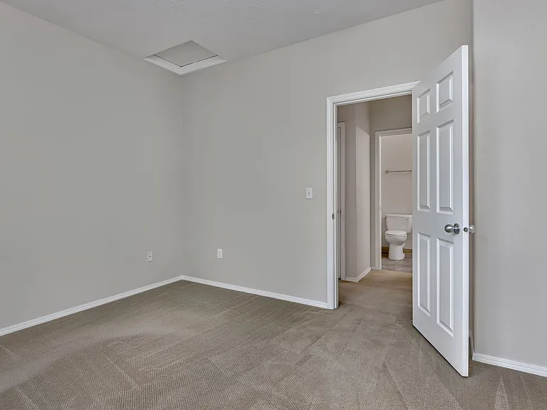 4745 SW 2nd Ave — Photo 19