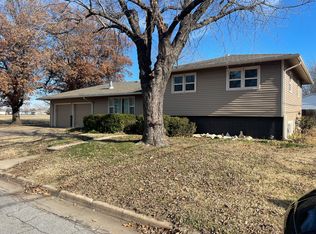 946 N Reca Ave, Wichita, KS 67212