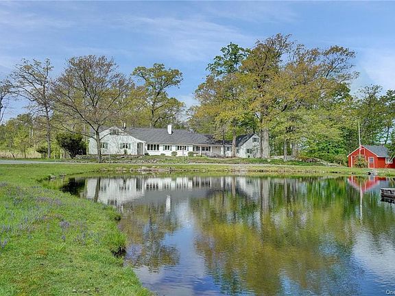 3rd image of 84 Circle Dr
