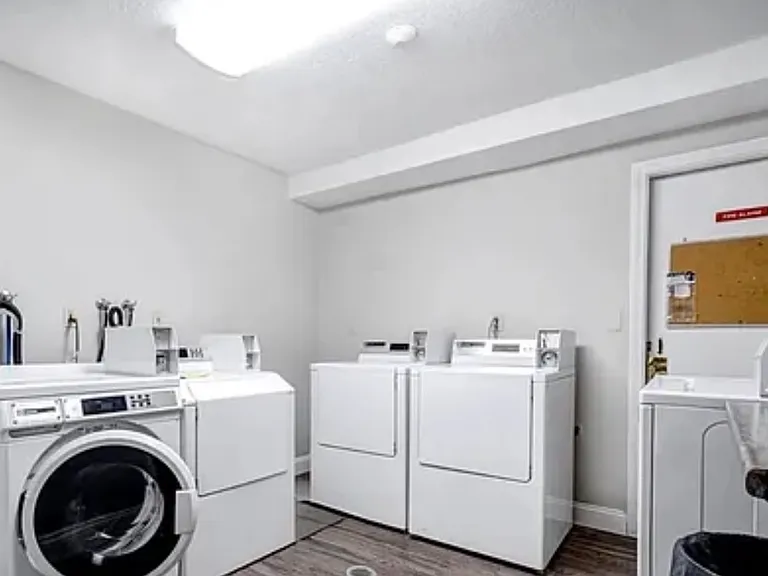 1426 Bodwell Rd #1 — Photo 15