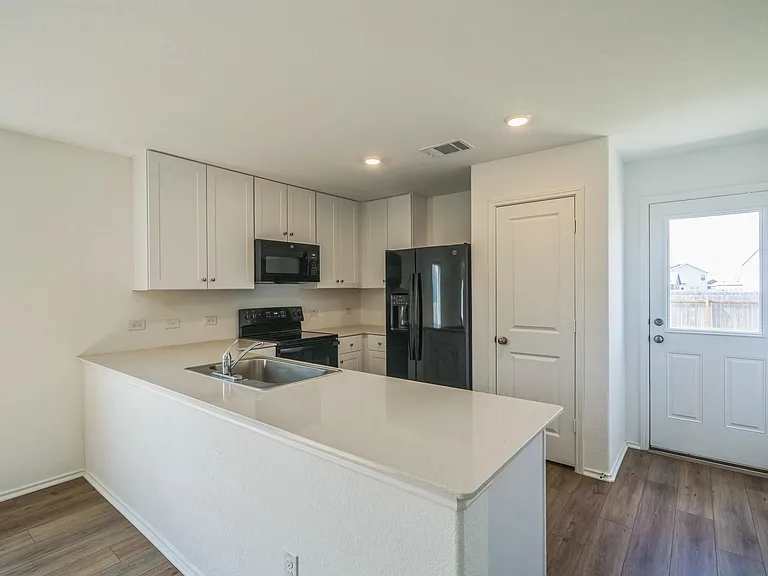 505 Sergeant Murphy Rd — Photo 5