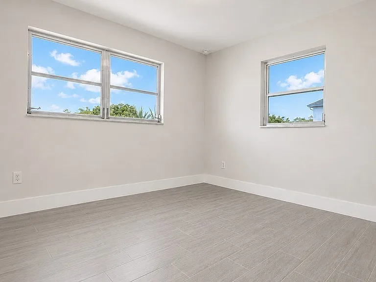 800 Willow Dr — Photo 16