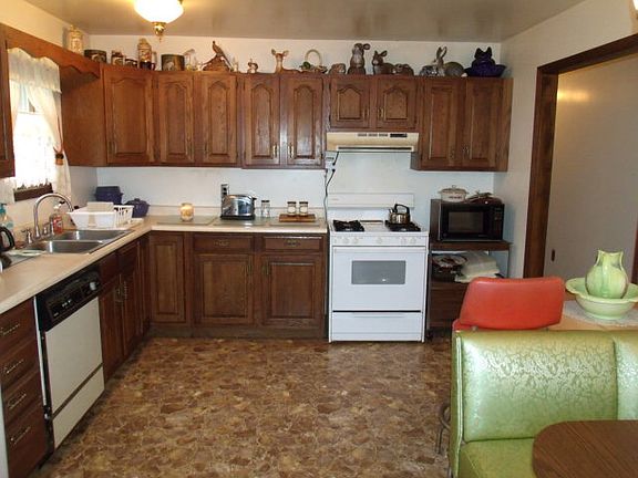5th image of 80 Dorothy Ln