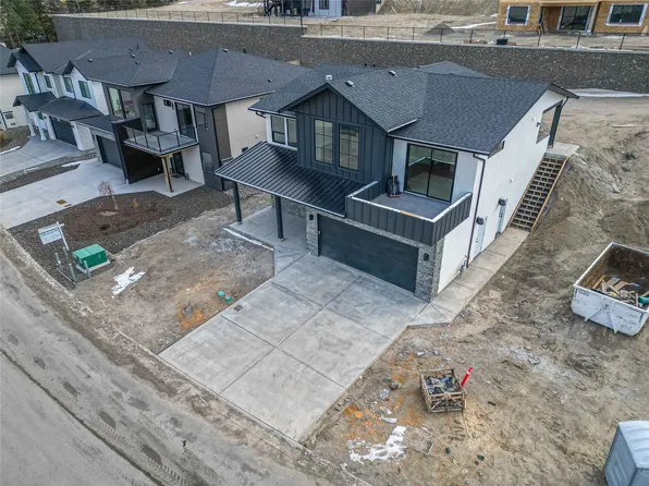 2264 Coldwater Dr, Kamloops, BC V2E 2M4