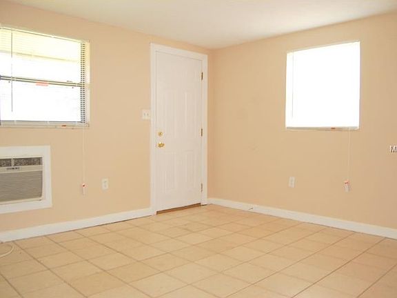 5th image of 9403 Eastfield Rd Unit B