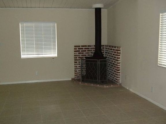 4th image of 722 W Avenue H12