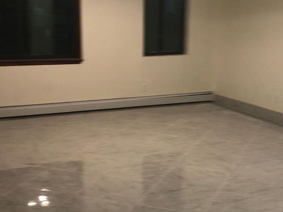 2nd image of 20602 Northern Blvd