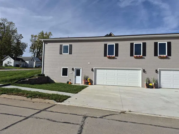 202 3rd St NE, Waukon, IA 52172