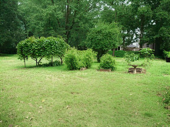 4th image of 8247 Garbor Ave