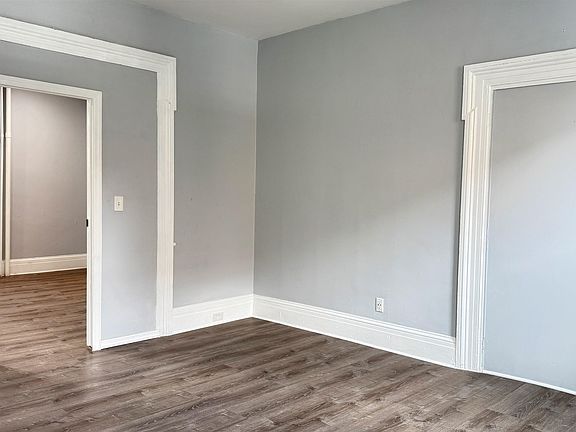 5th image of 7 Beacon Ave #1