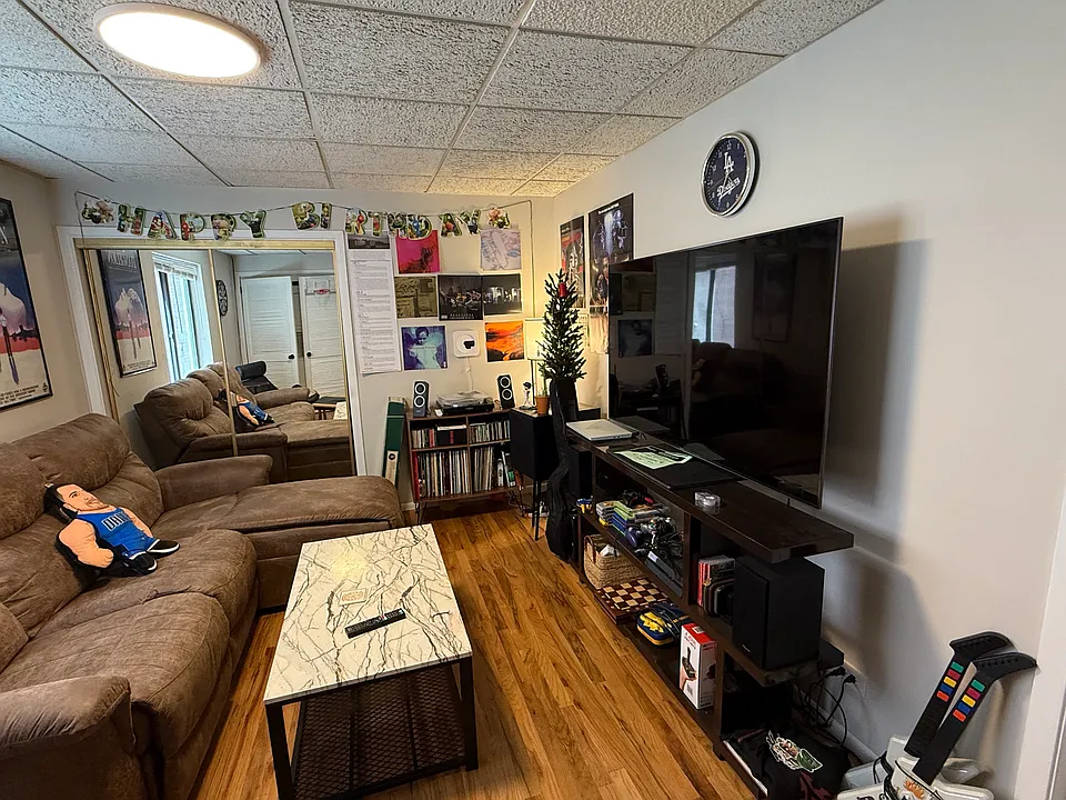 1224 W Oakdale Ave #2FR