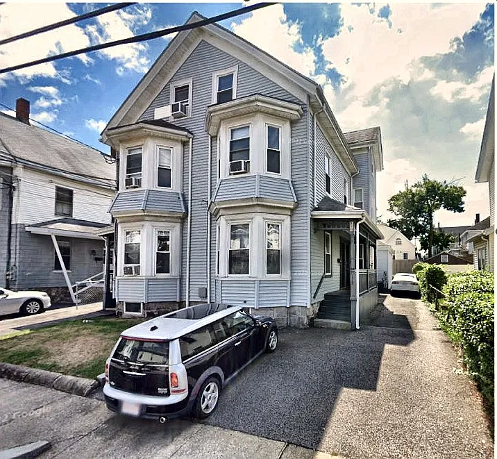 119-121 Chestnut St — Photo 3
