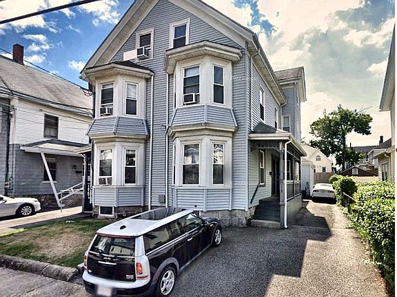 3rd image of 119-121 Chestnut St #119-1