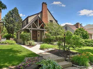 165 Forest Ave, Glen Ellyn, IL 60137