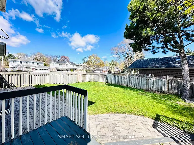 22 Hemingway Cres — Photo 24