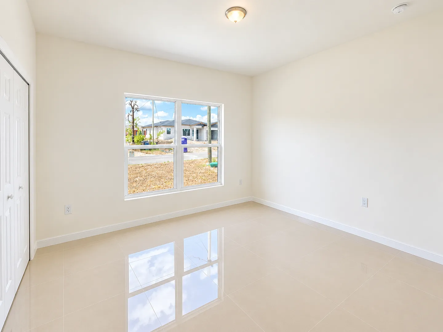 2/2 Single Family Home Available Cozy, Peaceful Living in Lake Placid — Photo 3