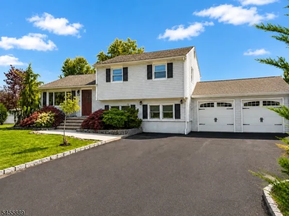 112 Sand Rd, Fairfield Twp., NJ 07004