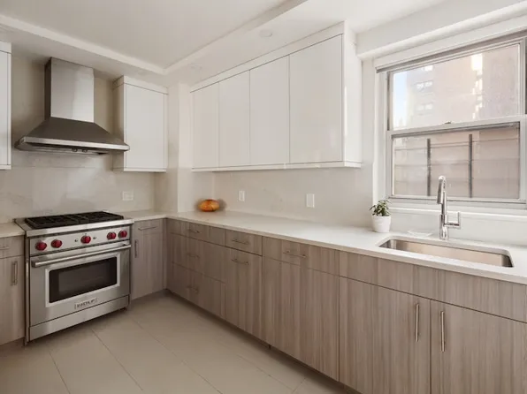 1175 York Avenue image 4 of 15