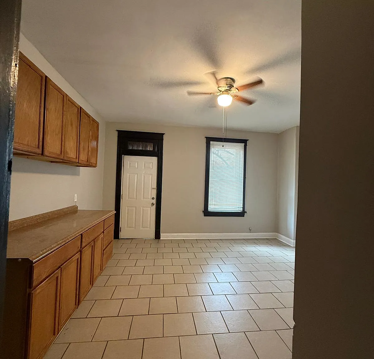 1 bed, 700 sqft, $850 — Photo 3