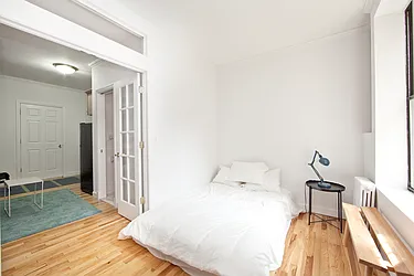 Rented by R New York