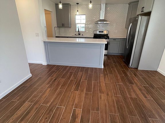 5th image of 4273 34th St
