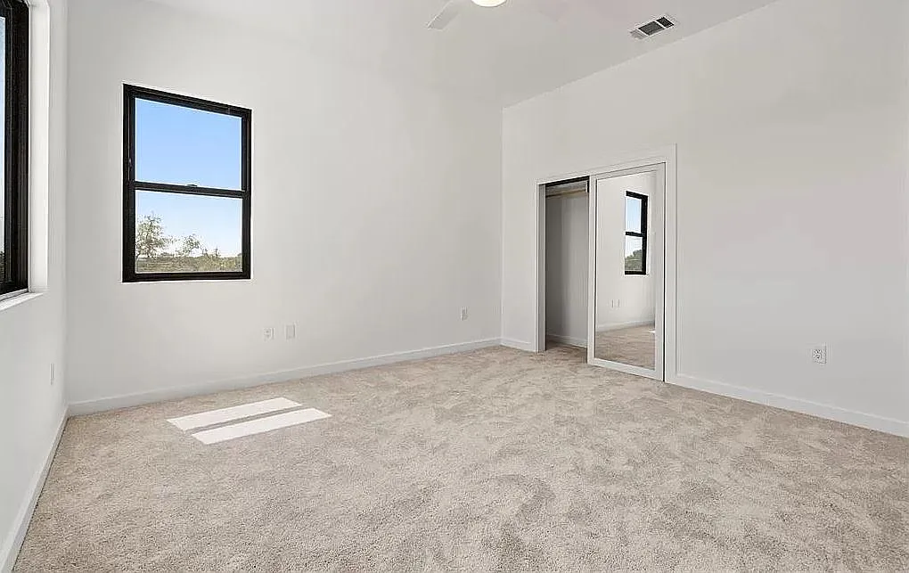 4 bed, 3092 sqft, $5,000 — Photo 1