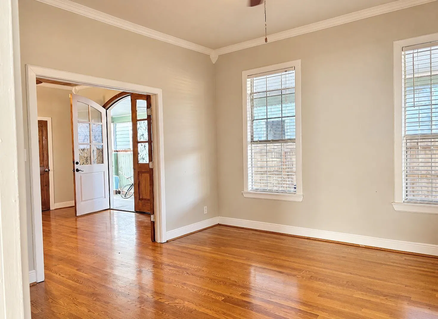 2 bed, 2340 sqft, $1,400 — Photo 4