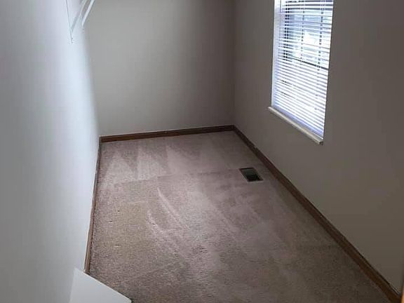 5th image of 4928 Hilliard Oaks Ct
