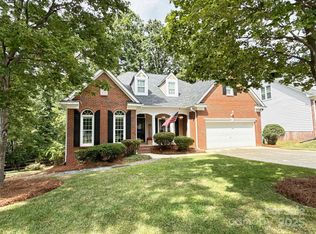 5911 Swanston Dr, Charlotte, NC 28269
