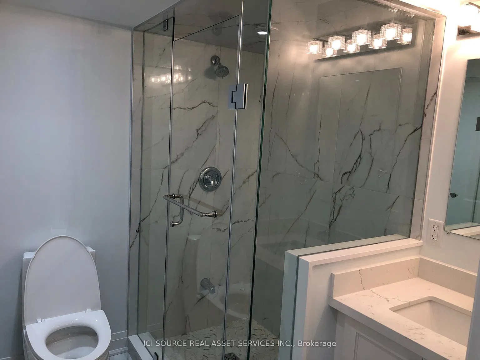 2 bed, $2,000 — Photo 4