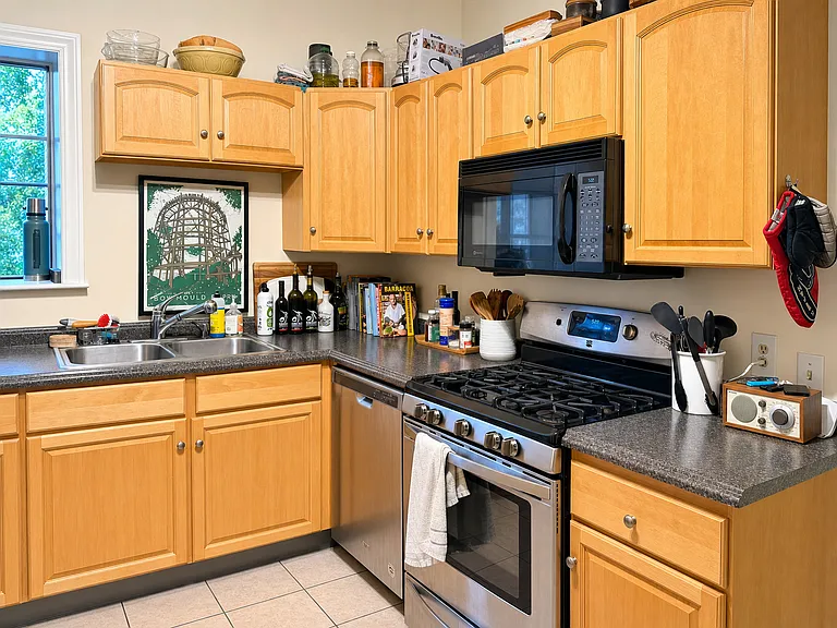 104 Sewall Ave #5 — Photo 3