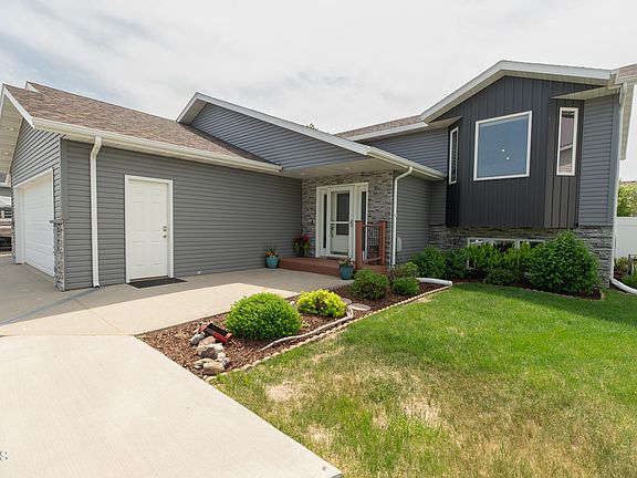 3rd image of 2501 Bender Pl SE