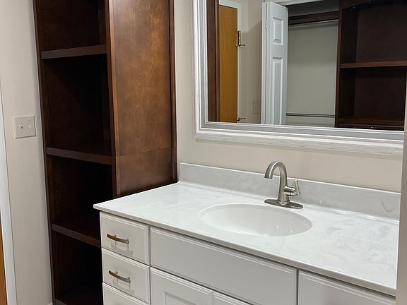 4th image of 277 White St #2