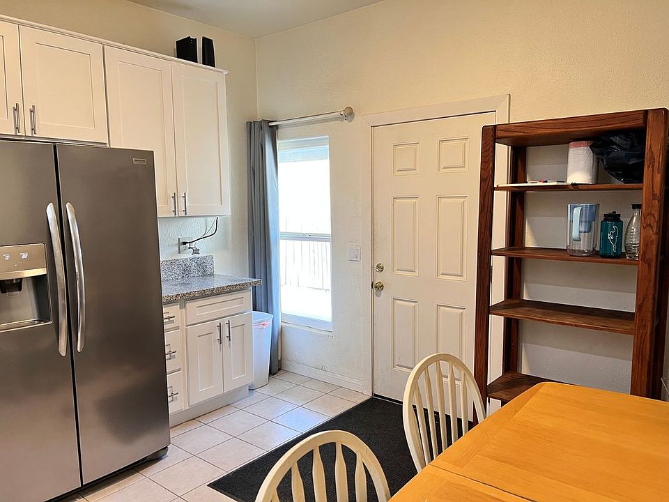 1st image of 1827 Gardenia Ave #B-4
