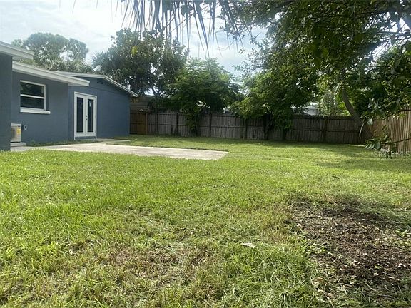 3rd image of 8463 Kumquat Ave