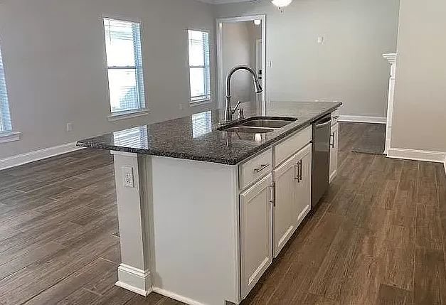 125 Lake Breeze Dr — Photo 5