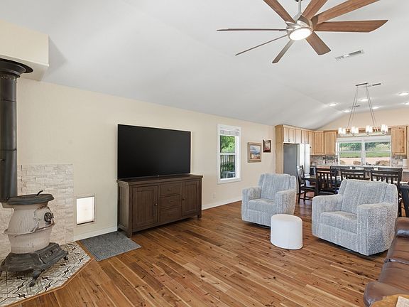 4th image of 232 El Lago Rd
