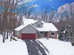 10067 Orchard Ridge Ct, Holly, MI 48442