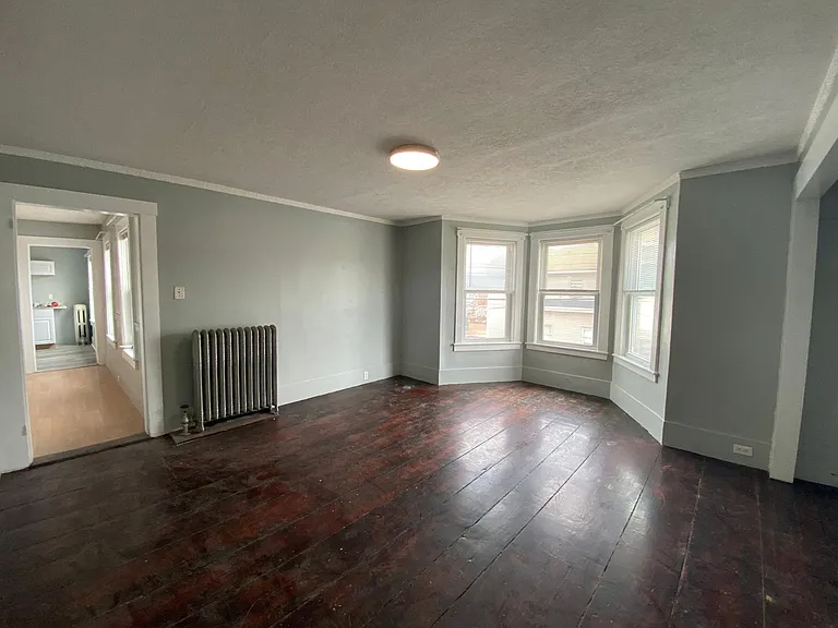 196 Main St #2 — Photo 5