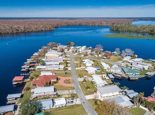 181 Sportsman Dr, Welaka, FL 32193